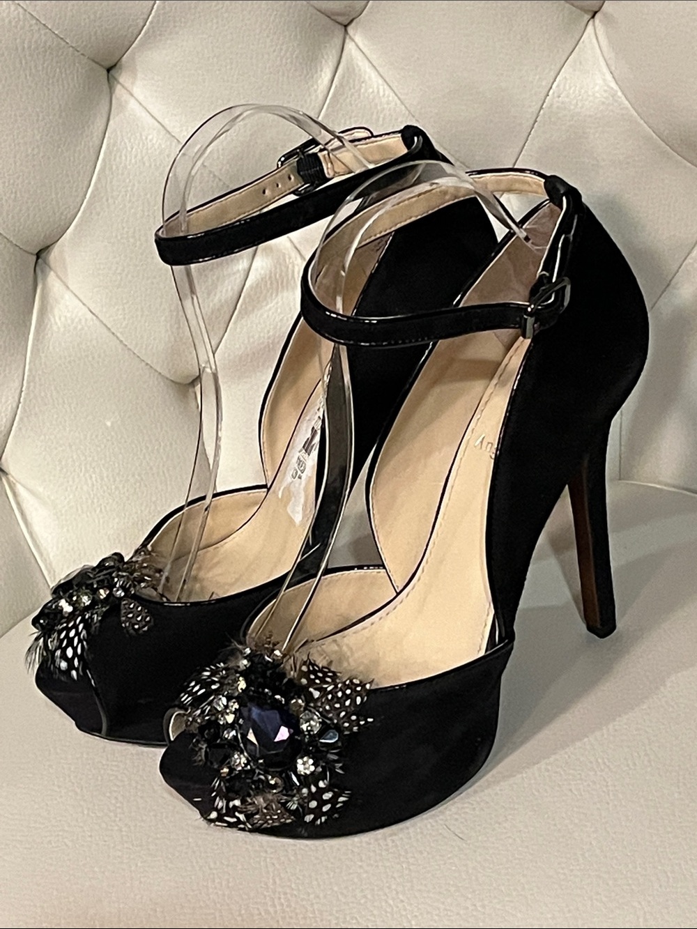 Enzo Angiolini Black Suede prep toe w Feathers jeweled Ankle Platforms Size 8